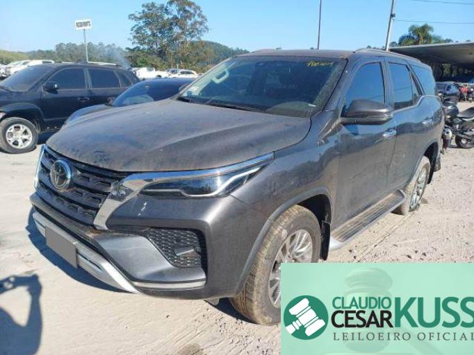 TOYOTA HILUX SW4 21/21